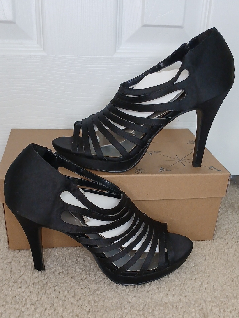 Jasmin Black Strappy High Heel Sandals Women's Size 8